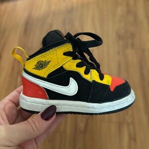 JORDAN 1 MID SE TD 'AMARILLO TEAM ORANGE'